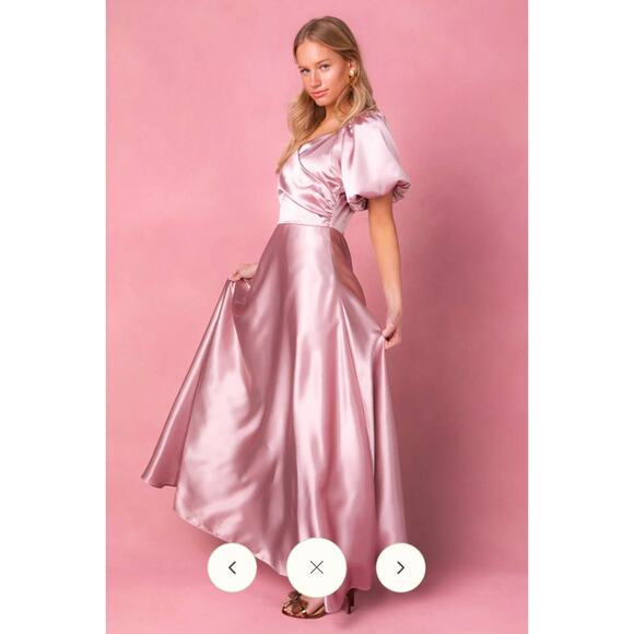 Ivy City Co. Dresses & Skirts - NWT Ivy City Co Tessie Dress in Blush size 10